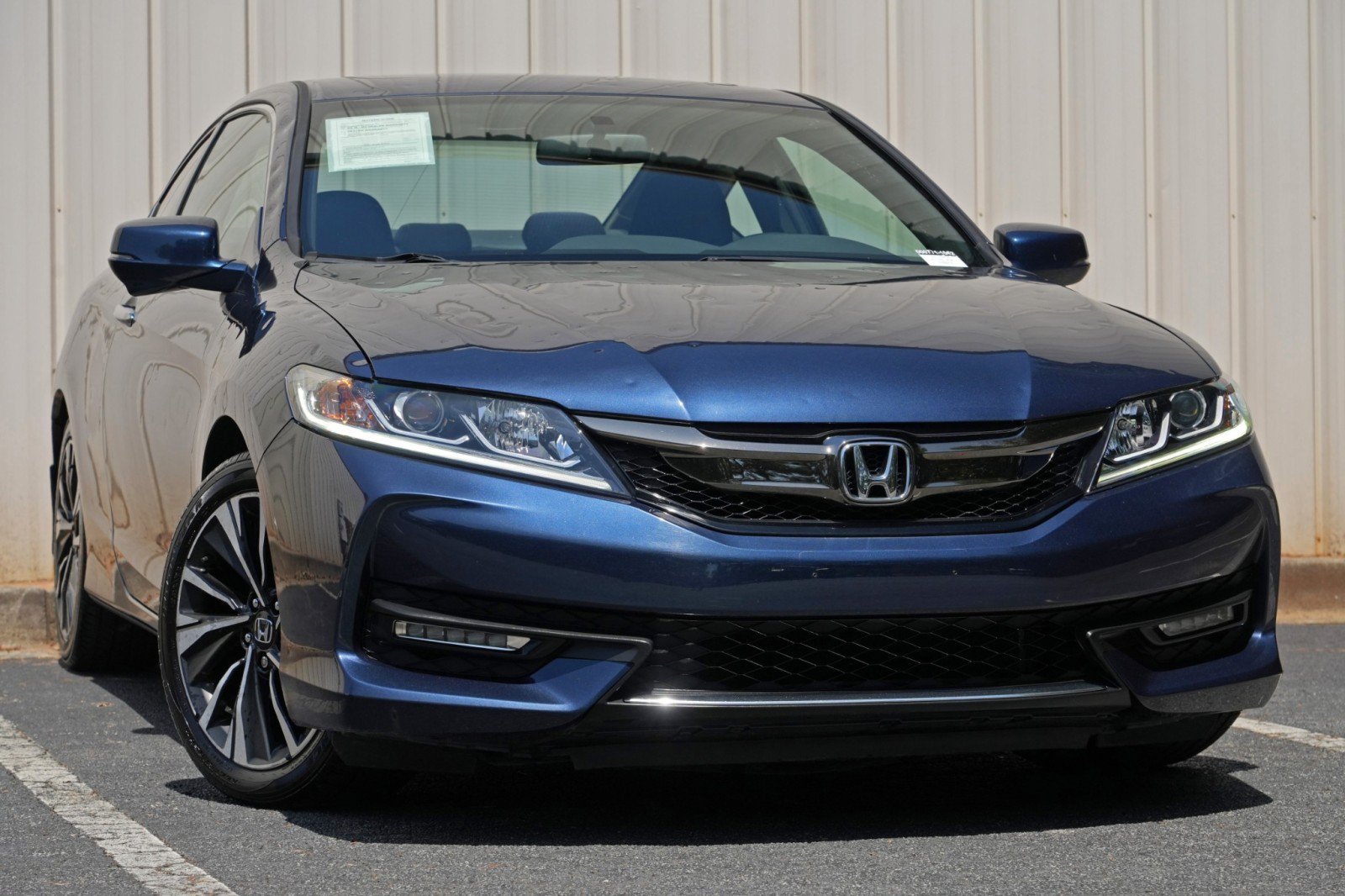 Used 2017 Honda Accord EX image 2