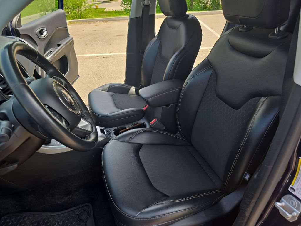 Used 2018 Jeep Compass Latitude w/ Popular Equipment Group AWD/4WD image 14