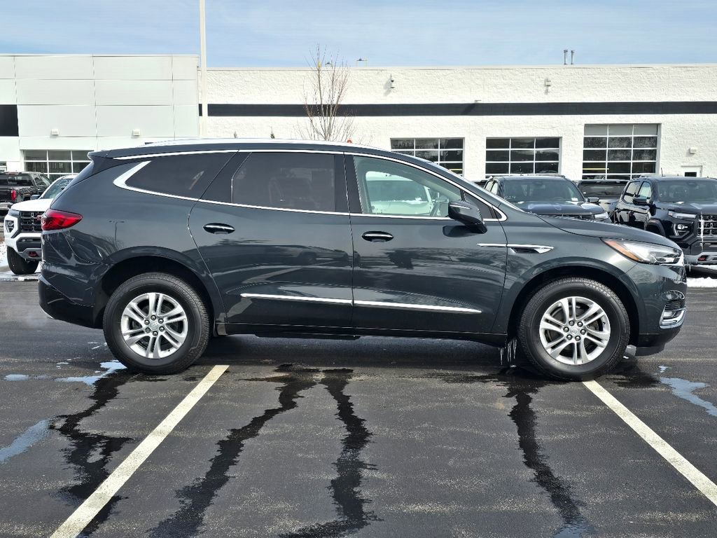 Used 2020 Buick Enclave Essence image 11