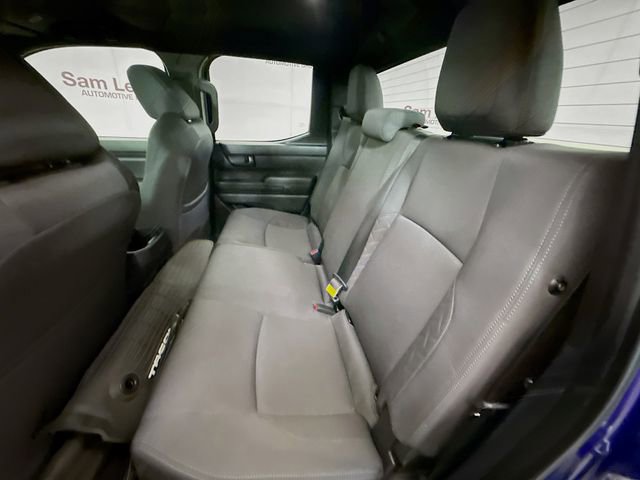 Used 2025 Toyota Tacoma SR5 AWD/4WD image 24