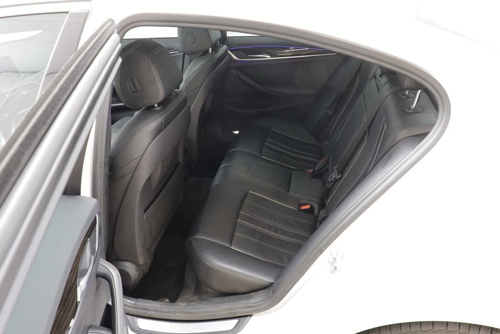 Used 2018 BMW 530e xDrive image 16