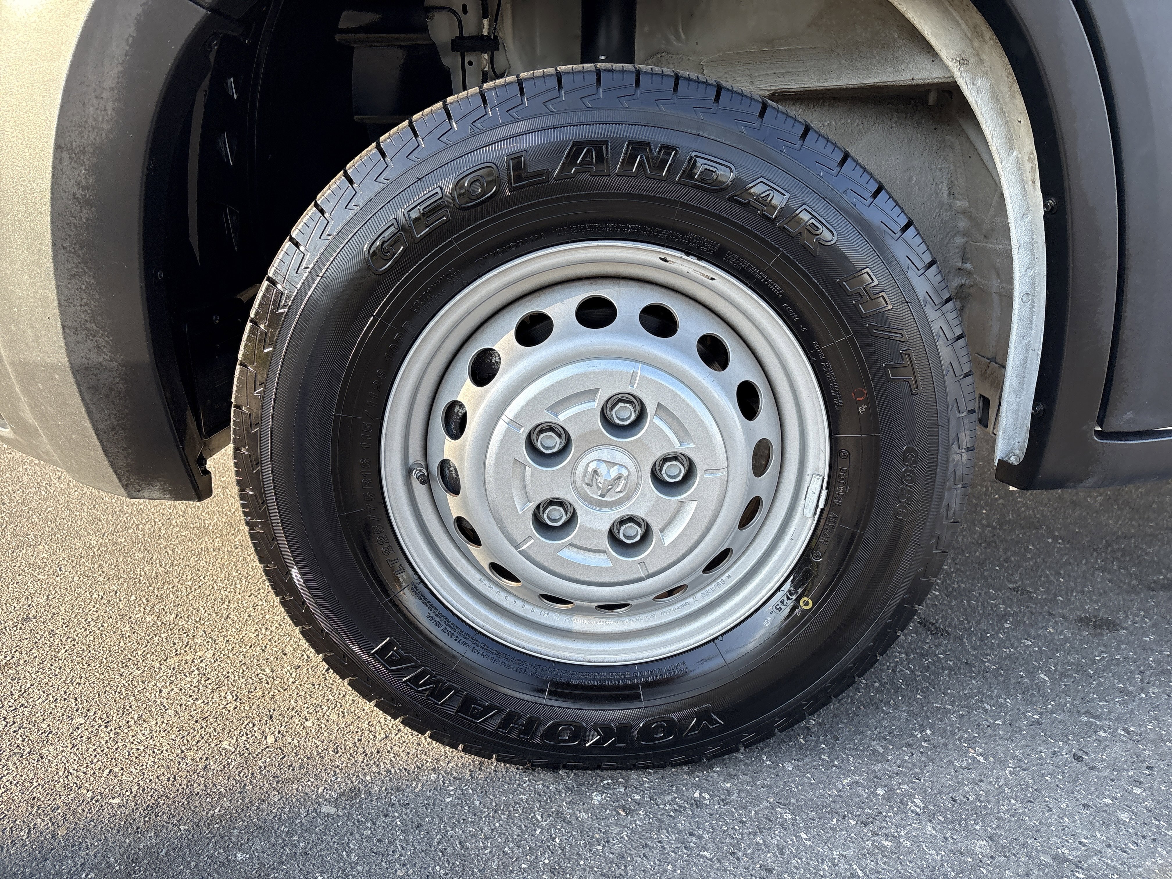 Used 2024 RAM ProMaster 2500 w/ Premium Convenience Group image 13