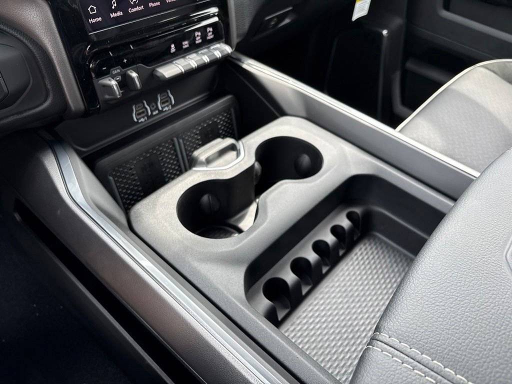 New 2026 RAM 2500 Laramie w/ Night Edition AWD/4WD image 19