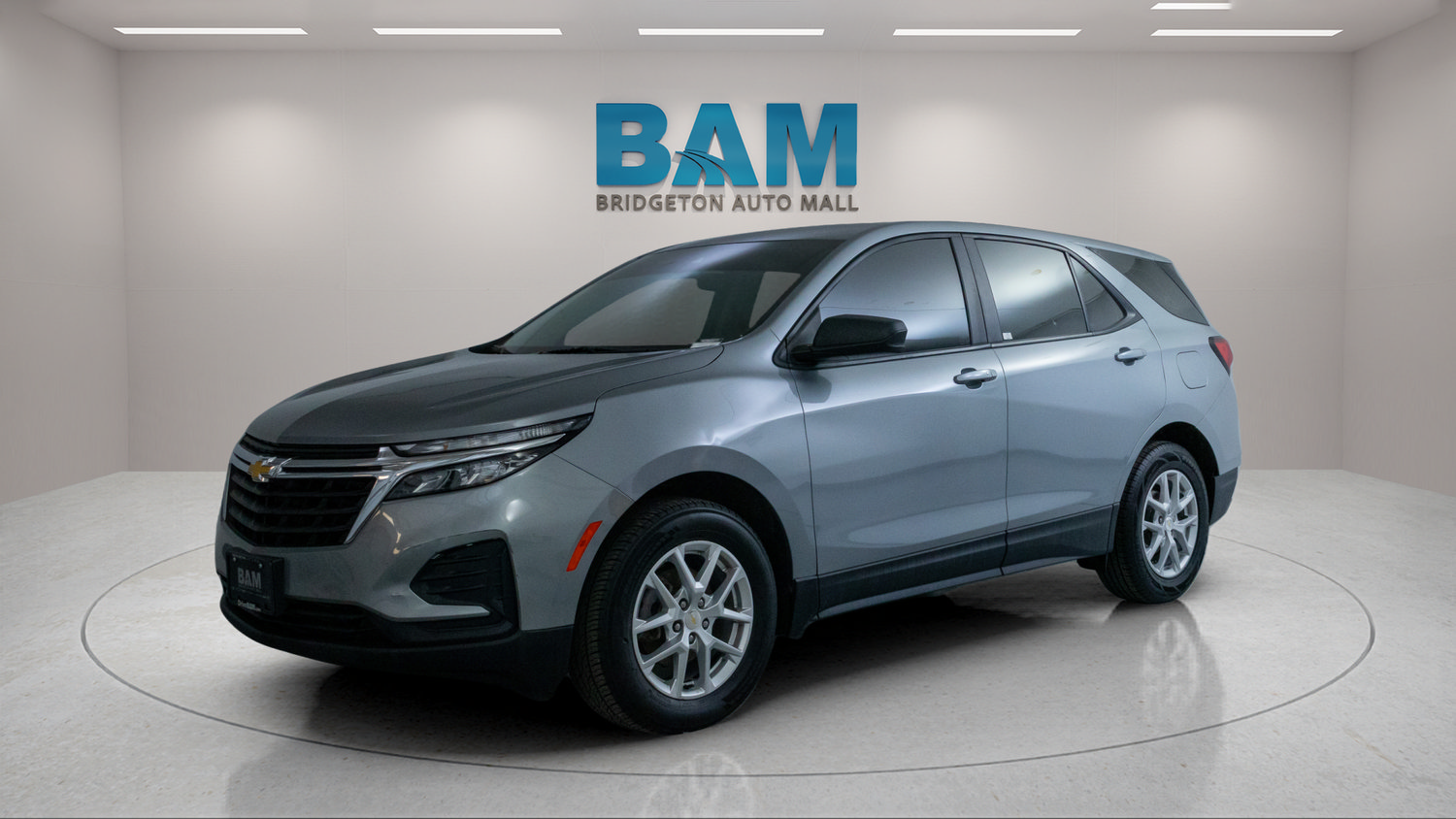 Used 2023 Chevrolet Equinox LS w/ LPO, Floor Liner Package FWD image 3