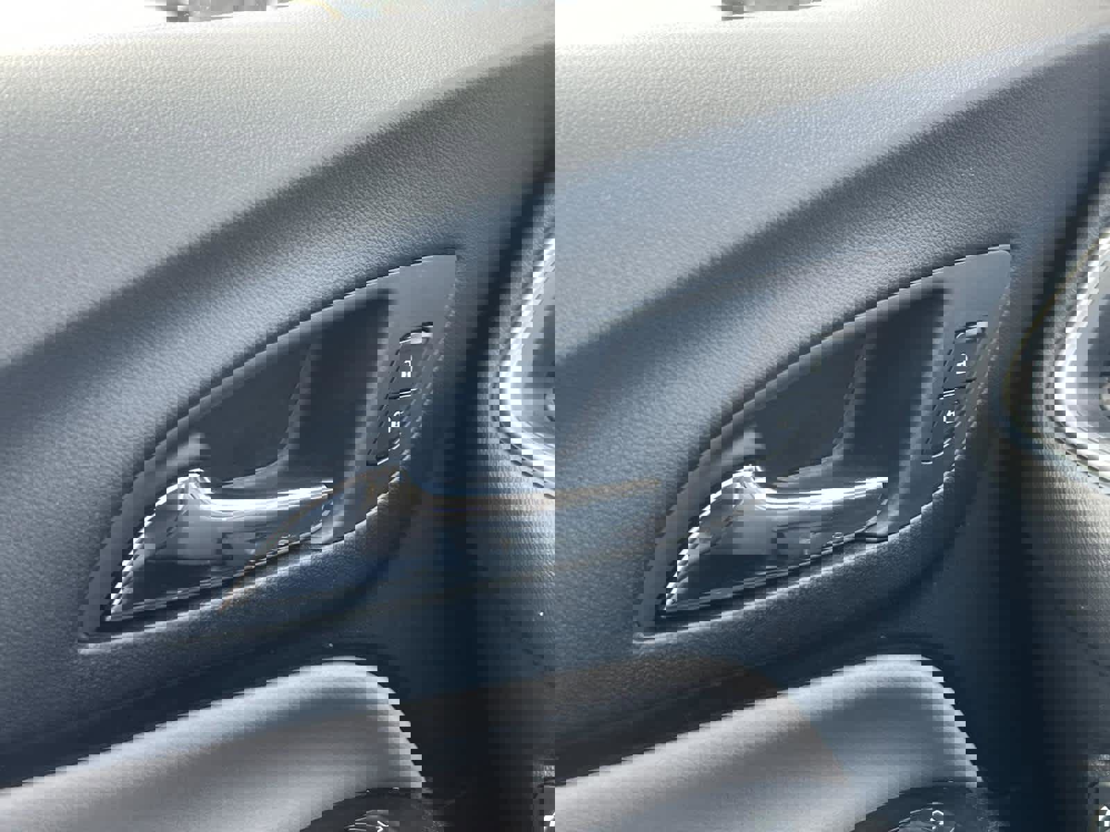 Certified 2023 Chevrolet Equinox LS image 23