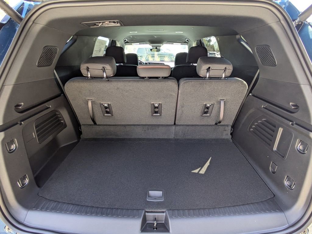 New 2026 Chevrolet Traverse LT w/ Driver Confidence Package FWD image 14