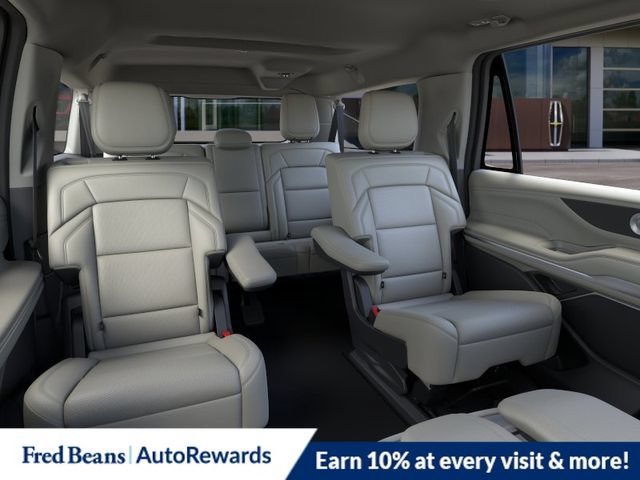 New 2026 Lincoln Navigator L Premier AWD/4WD image 15
