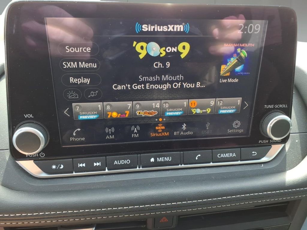 Used 2023 Nissan Rogue SV image 21