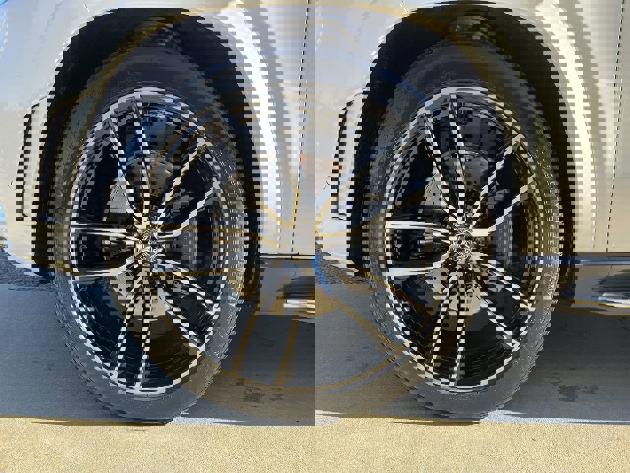 Used 2023 Mercedes-Benz GLS 450 4MATIC image 13