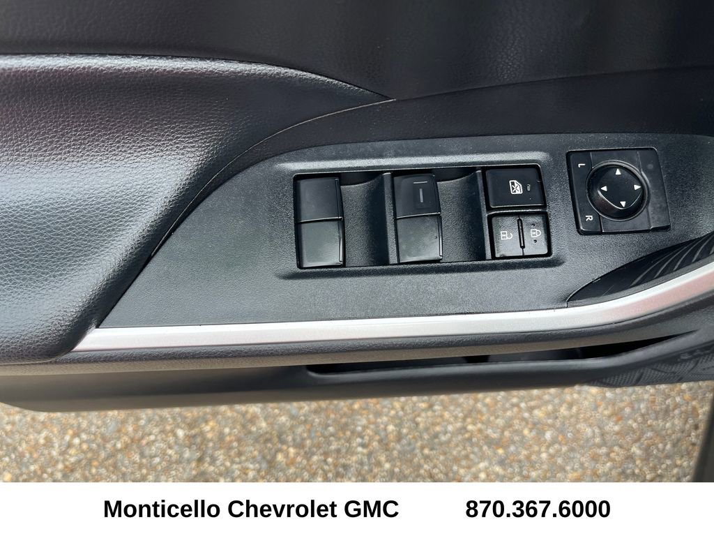 Used 2020 Toyota RAV4 LE image 10