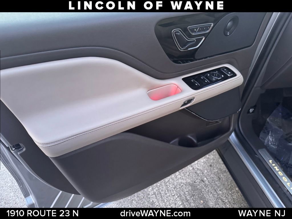 Used 2023 Lincoln Aviator Reserve w/ Elements Package Plus image 12
