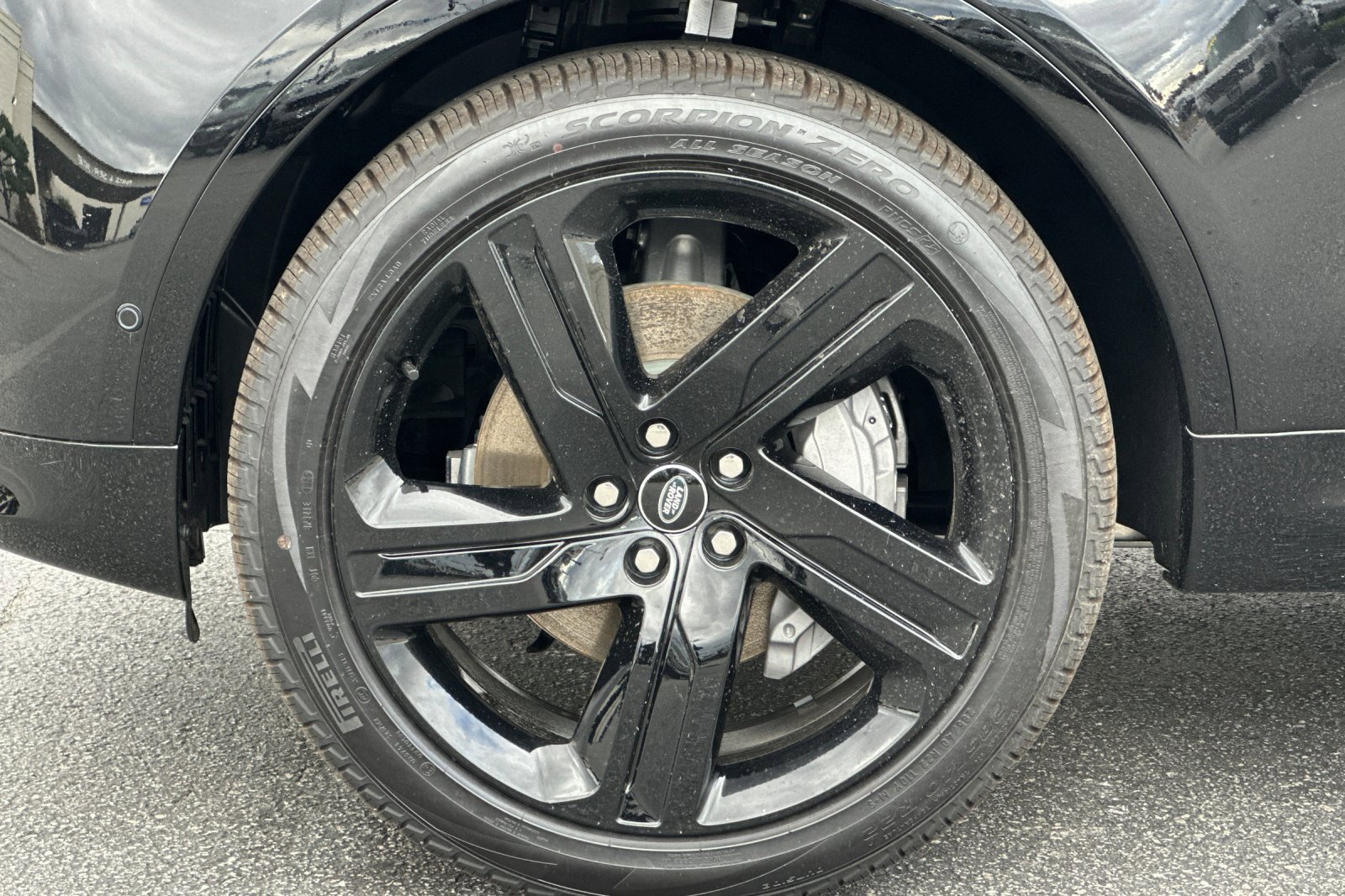 New 2026 Land Rover Discovery Dynamic SE image 25