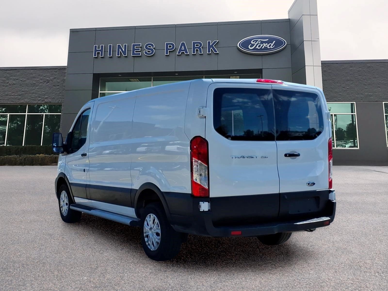 Used 2025 Ford Transit 250 Low Roof w/ Exterior Upgrade Package RWD image 5