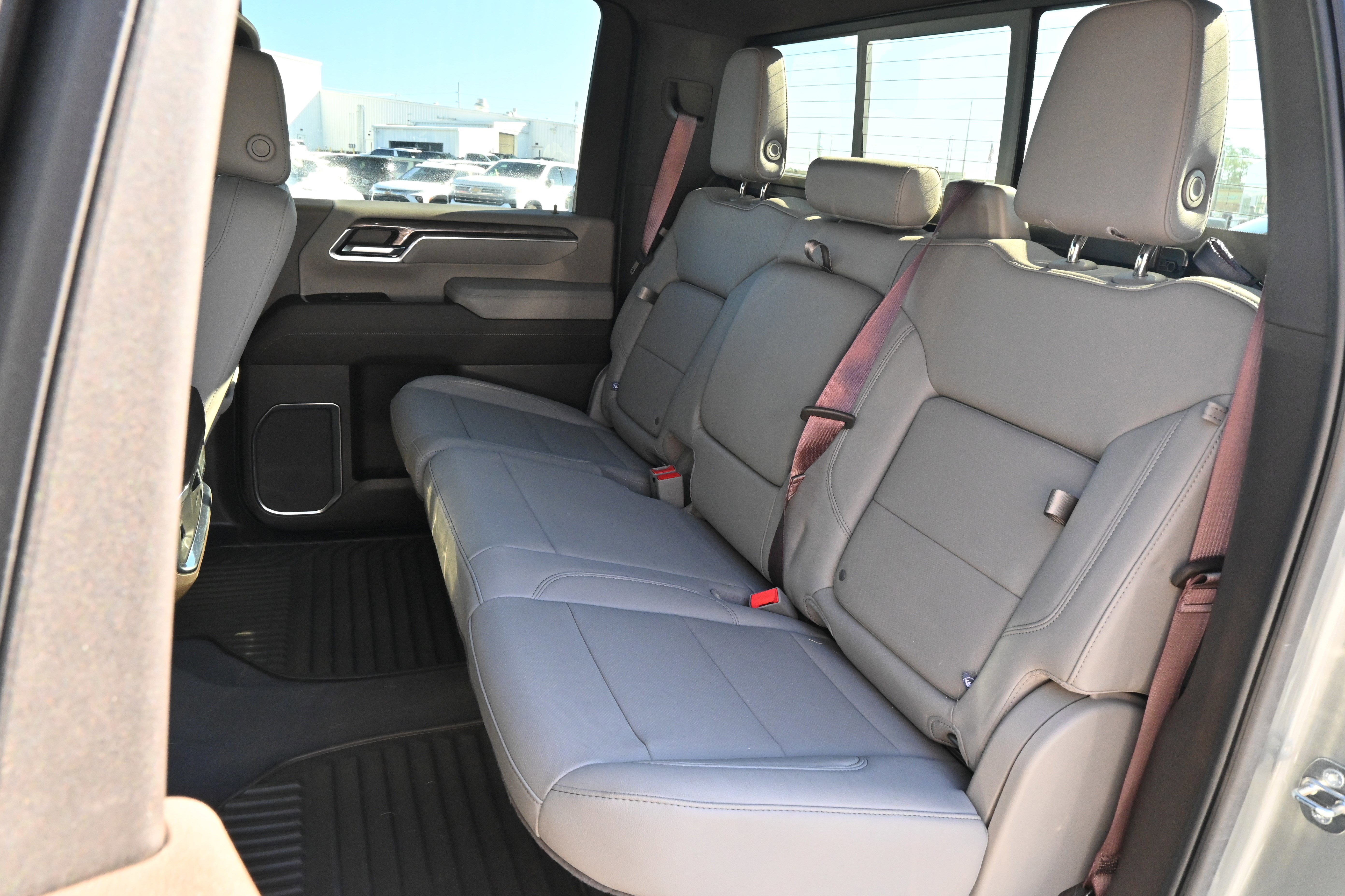 Used 2024 Chevrolet Silverado 2500 LTZ w/ LTZ Convenience Package image 10