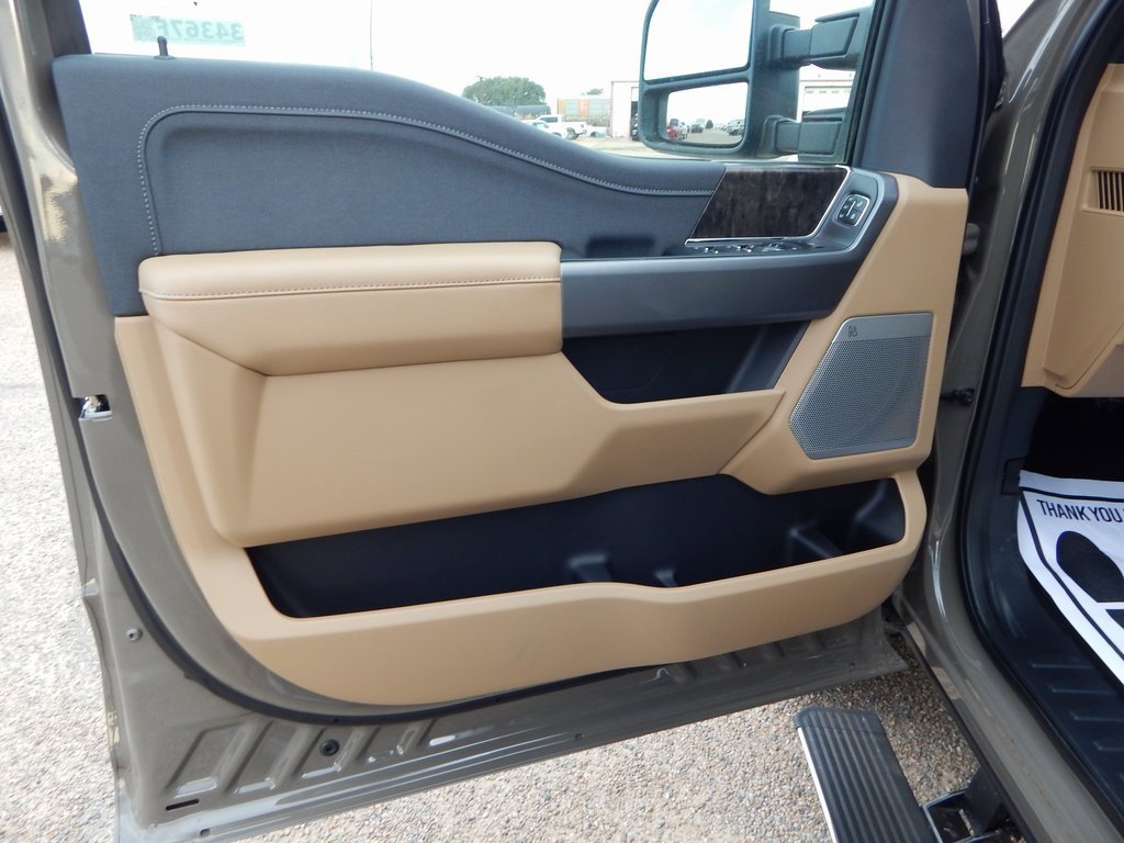 New 2026 Ford F250 4x4 Crew Cab Super Duty image 17