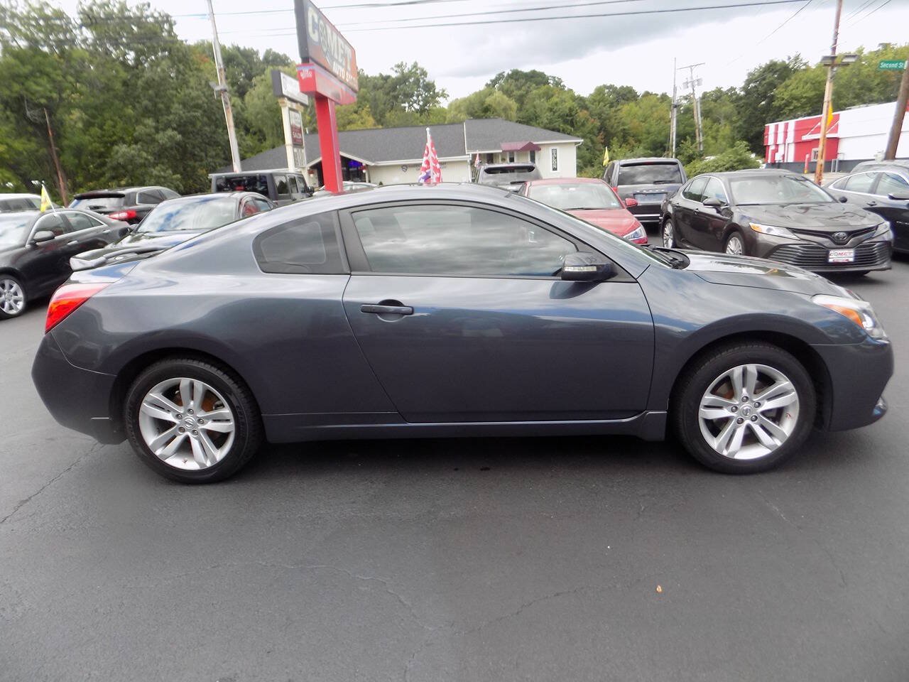 Used 2013 Nissan Altima 2.5 S w/ Premium Pkg FWD image 2