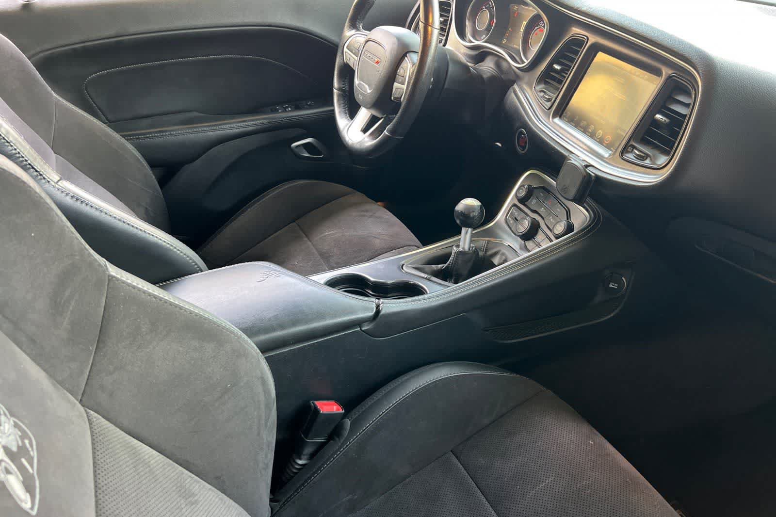 Used 2016 Dodge Challenger R/T Scat Pack w/ Leather Interior Group RWD image 17