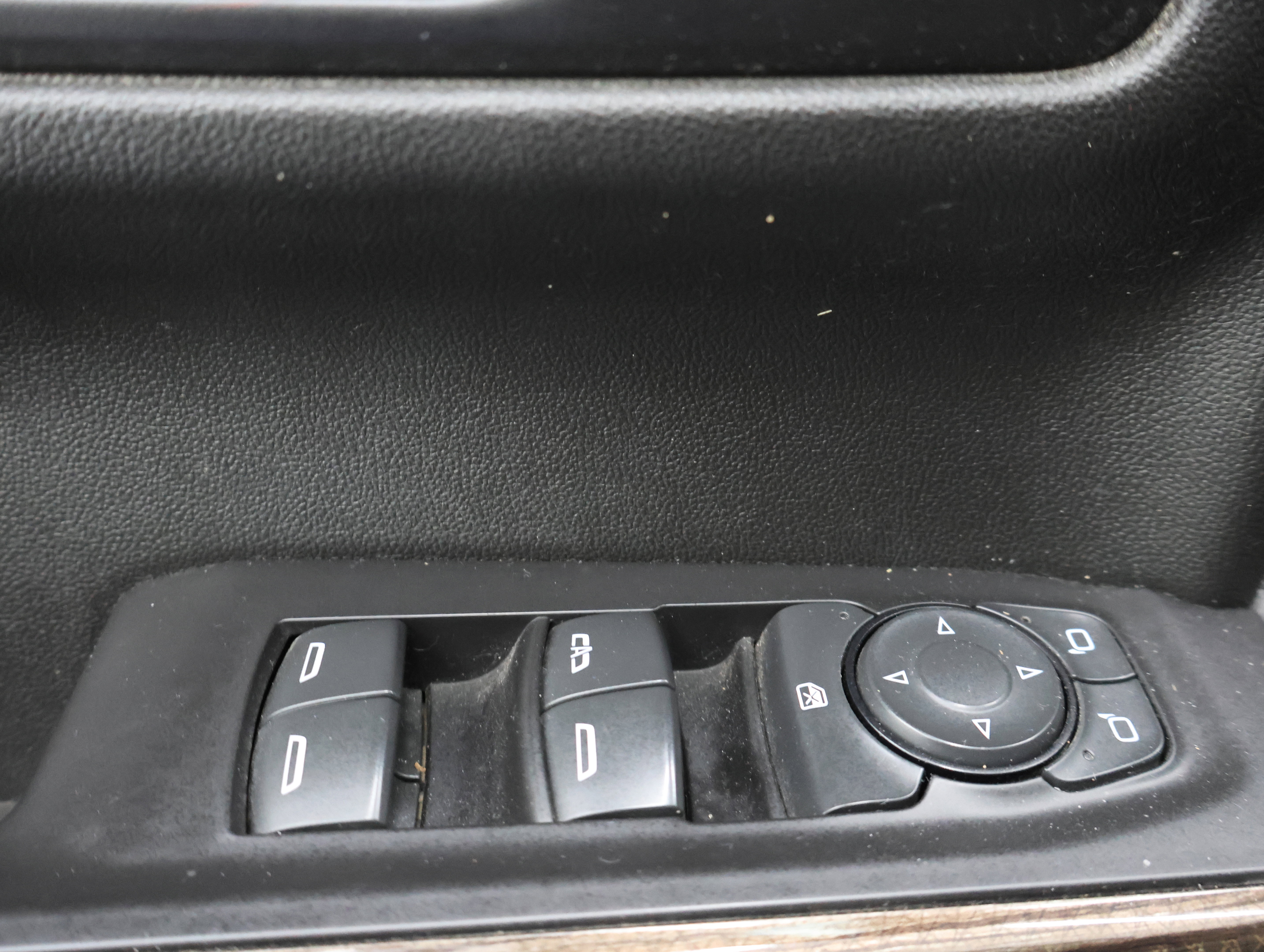 Used 2021 Chevrolet Silverado 1500 LT Trail Boss w/ Convenience Package II image 38