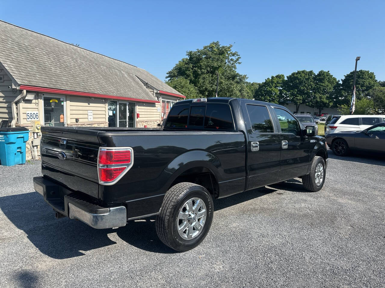 Used 2014 Ford F150 XLT w/ XLT Chrome Package AWD/4WD image 5