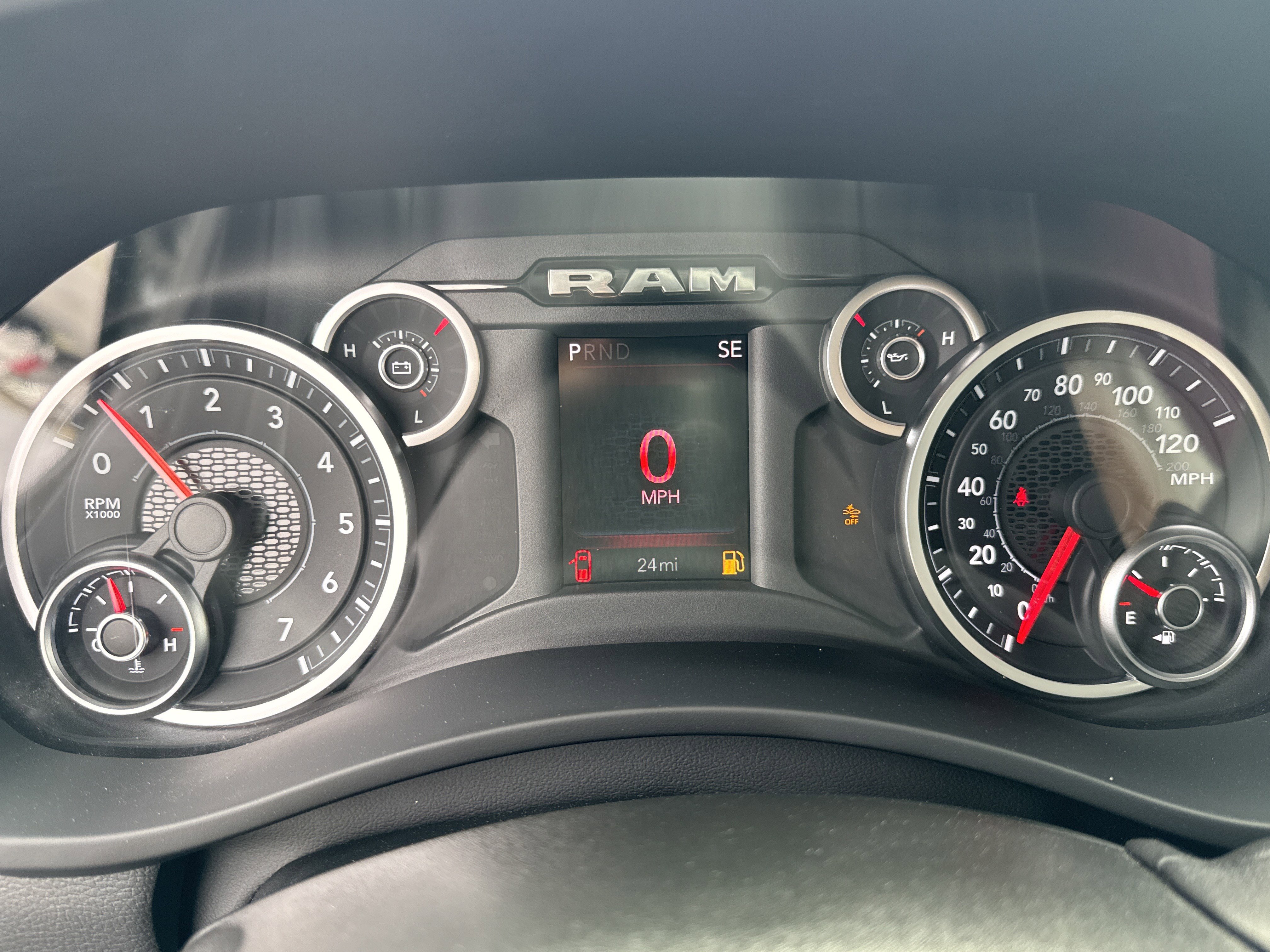 New 2026 RAM 2500 Big Horn AWD/4WD image 34