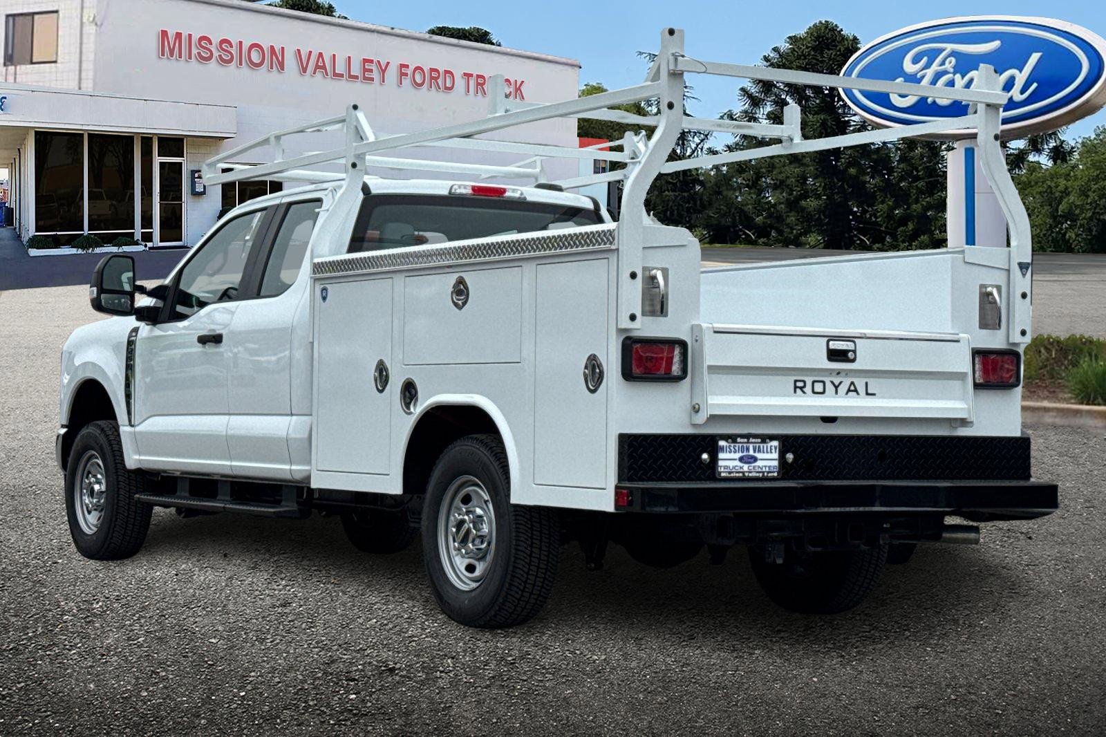 New 2026 Ford F250 XL w/ XL Chrome Package image 6