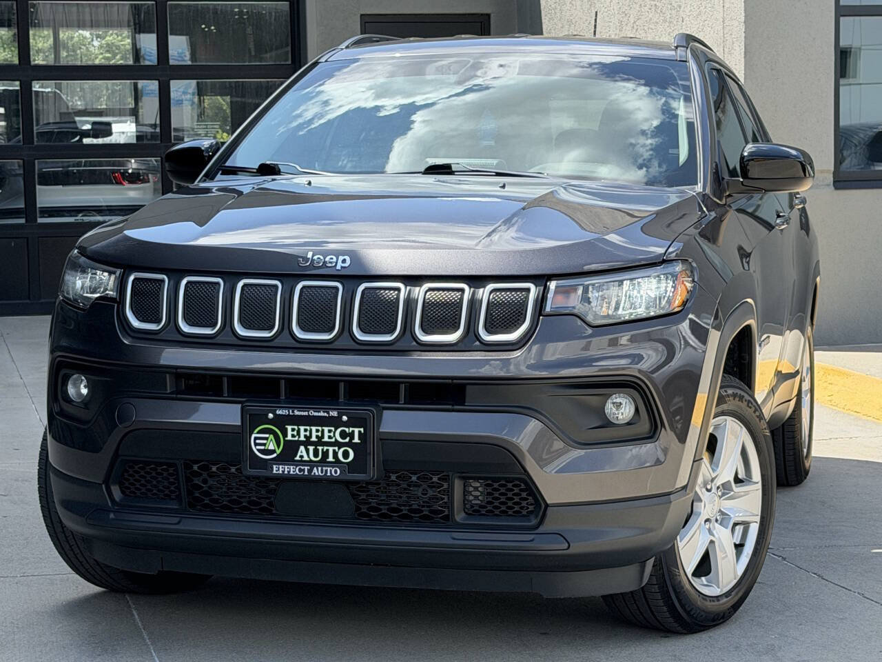 Used 2022 Jeep Compass Latitude AWD/4WD image 3
