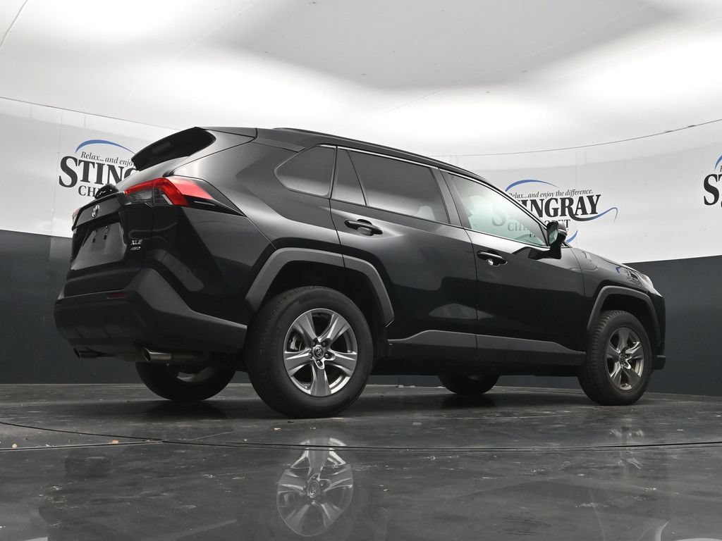 Used 2025 Toyota RAV4 XLE AWD/4WD image 32