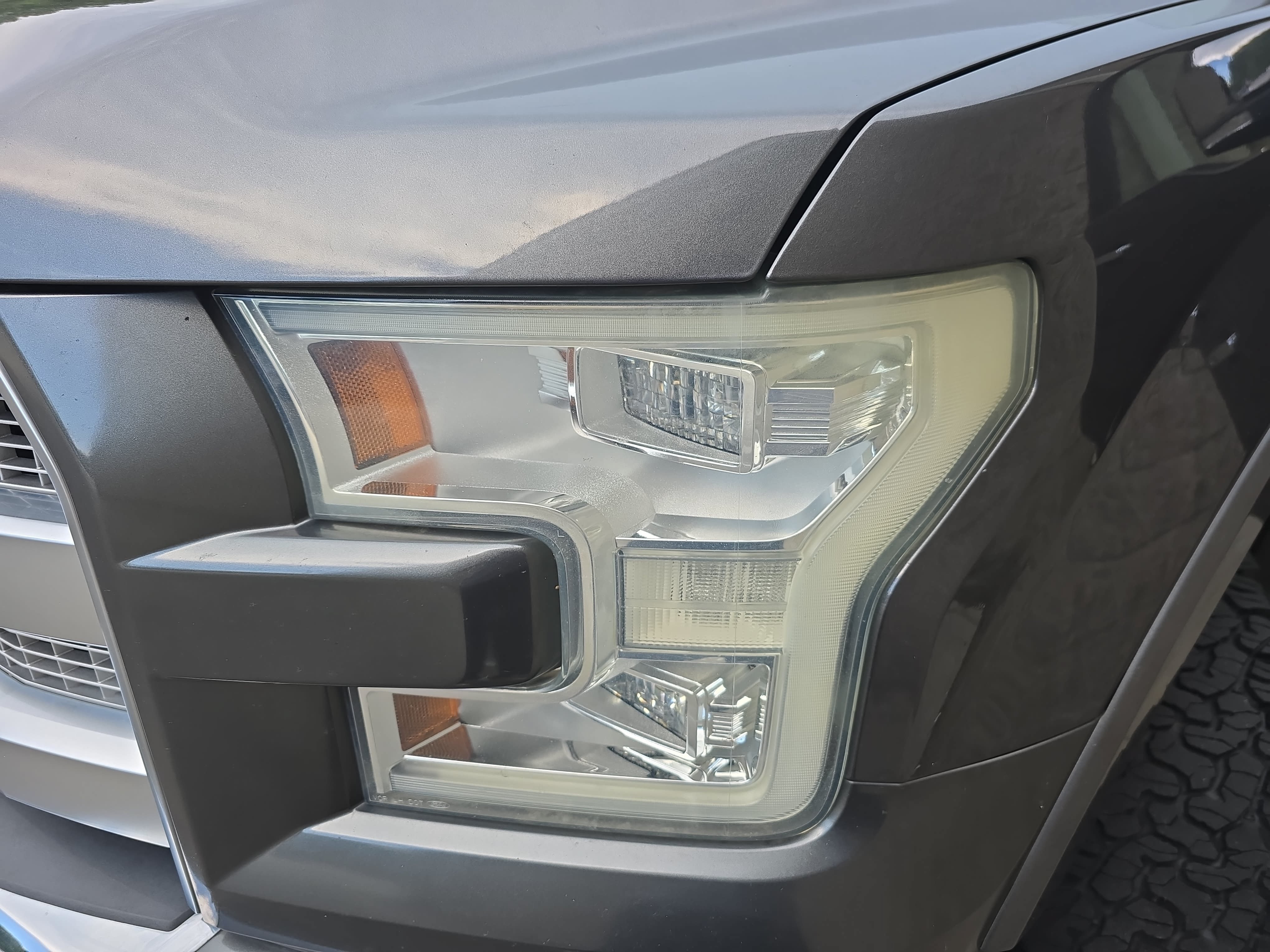 Used 2015 Ford F150 Platinum w/ Equipment Group 701A Luxury AWD/4WD image 30