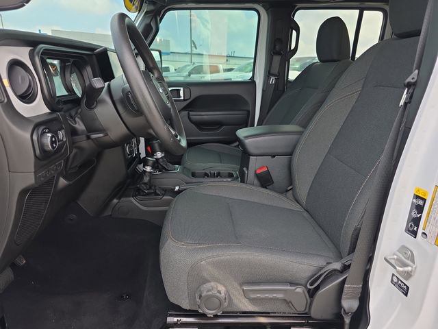 Used 2025 Jeep Gladiator Sport image 12