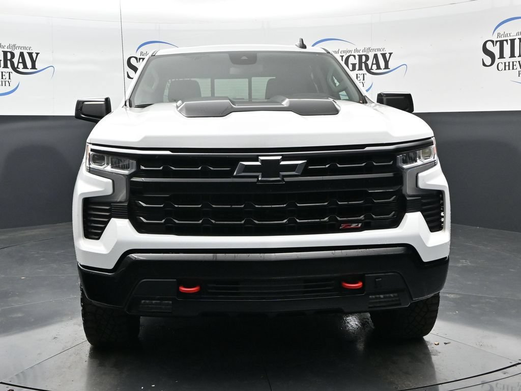 Used 2024 Chevrolet Silverado 1500 LT Trail Boss w/ Convenience Package II AWD/4WD image 2