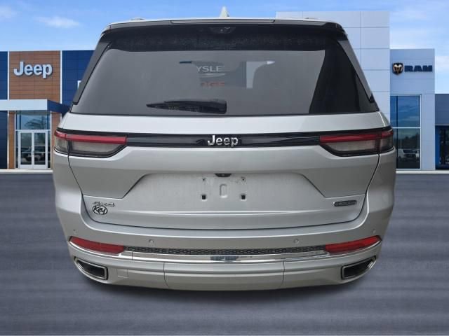 Used 2022 Jeep Grand Cherokee Overland w/ Luxury Tech Group IV AWD/4WD image 9