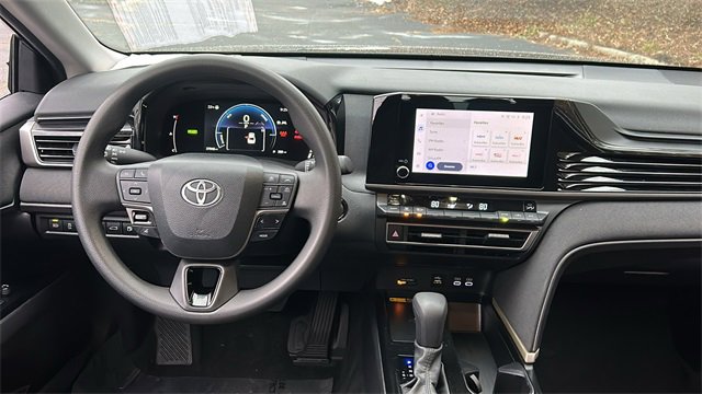 Used 2025 Toyota Camry LE image 10