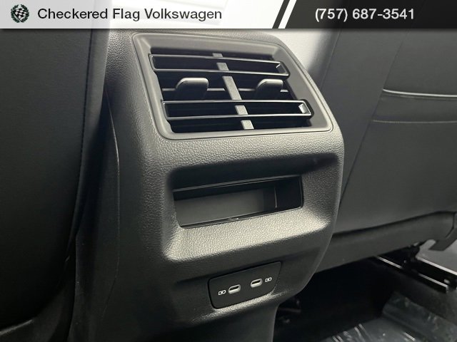 New 2025 Volkswagen Tiguan SE image 54
