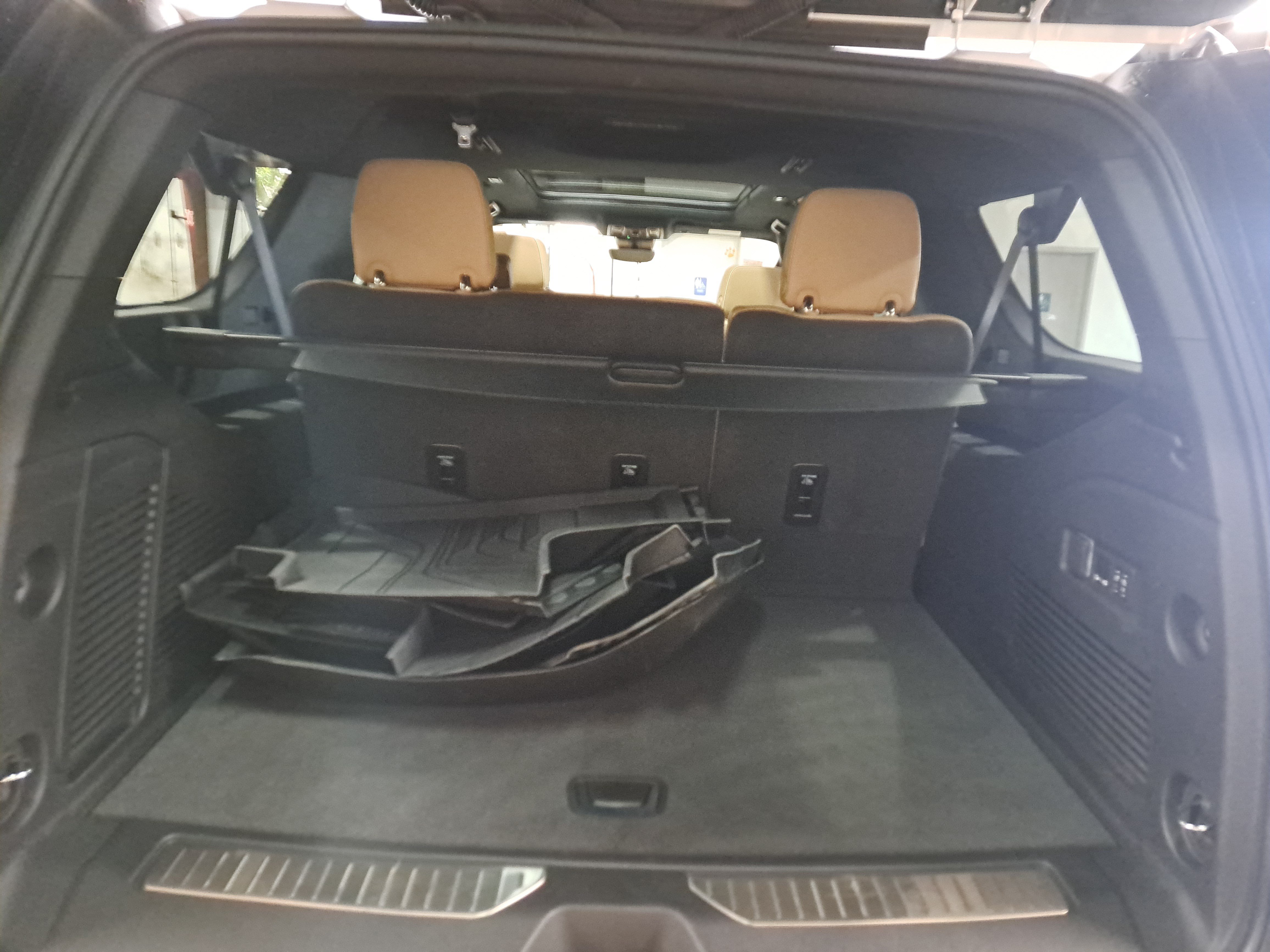Used 2024 Chevrolet Suburban Premier AWD/4WD image 14