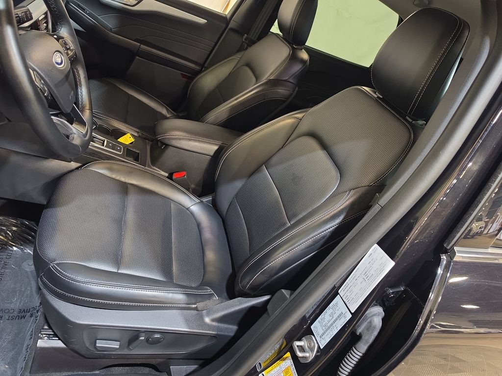 Used 2025 Ford Escape Platinum AWD/4WD image 13