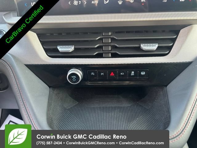Used 2025 Ford Explorer Active AWD/4WD image 21