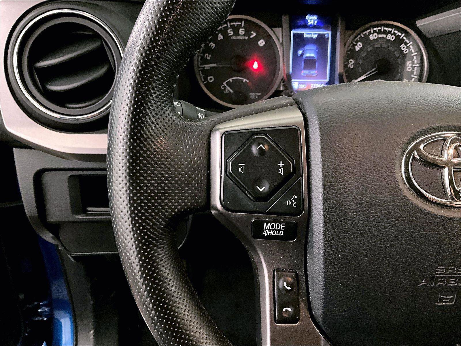 Used 2018 Toyota Tacoma SR5 AWD/4WD image 17