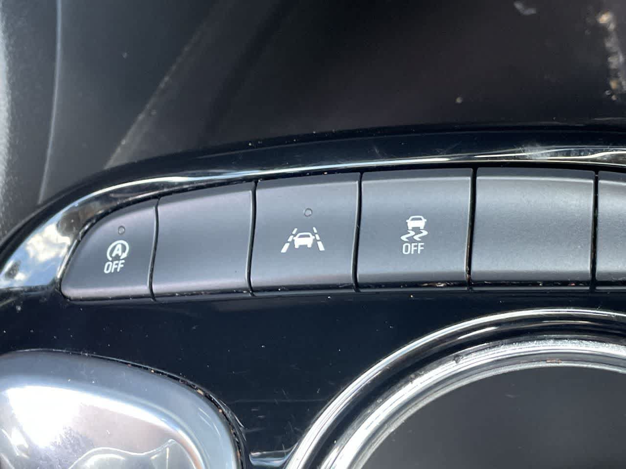 Used 2023 Buick Encore GX Essence w/ Experience Buick Package FWD image 31