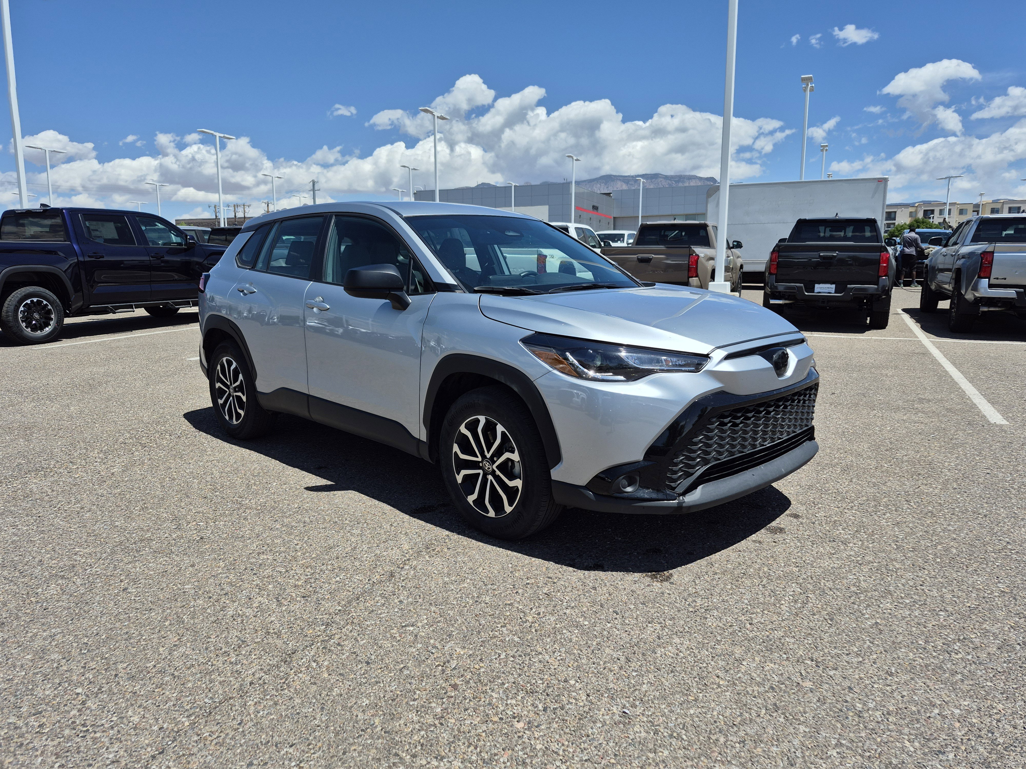 Used 2025 Toyota Corolla Cross AWD Hybrid image 7