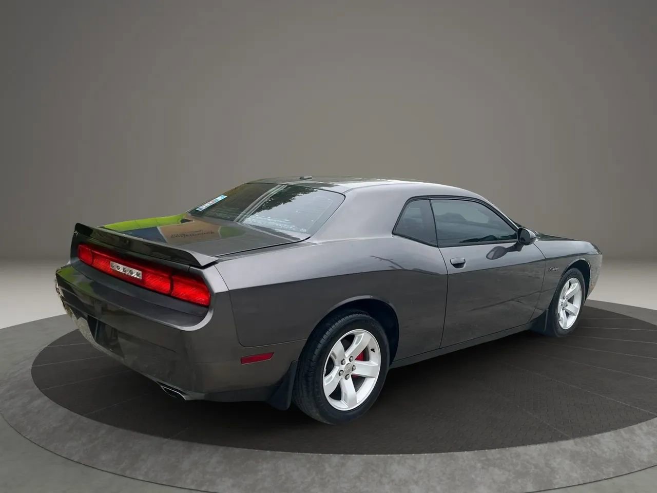 Used 2014 Dodge Challenger SXT RWD image 7