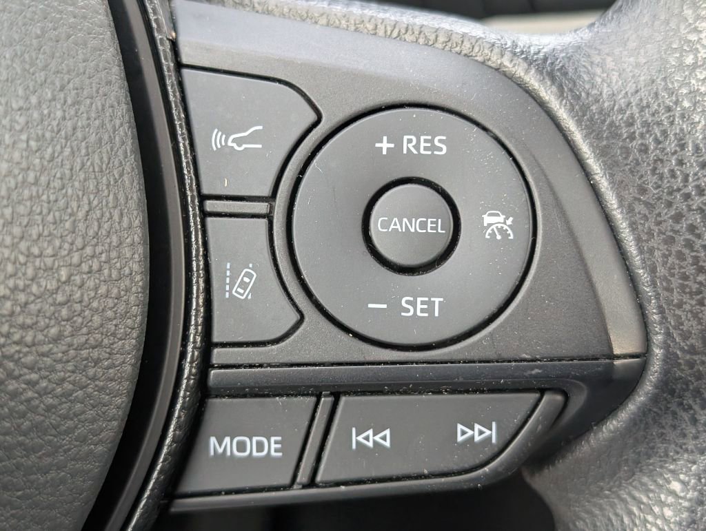 Used 2021 Toyota RAV4 XLE image 14