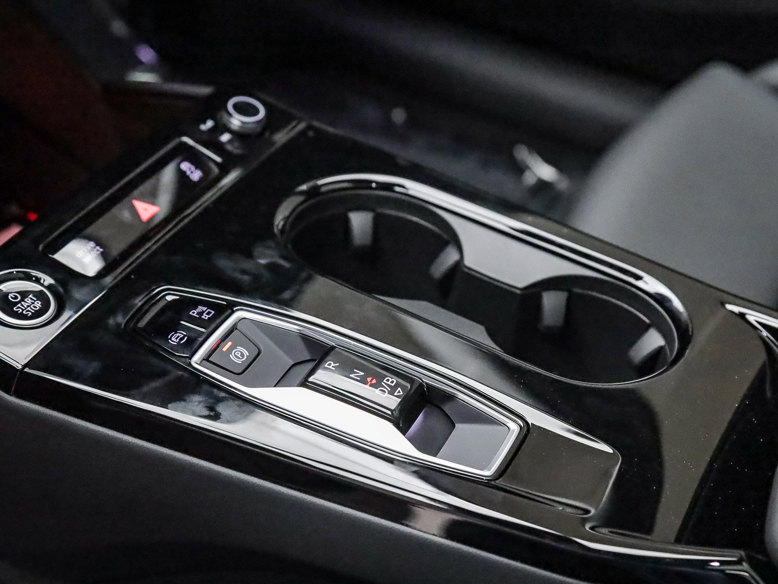 New 2025 Audi A6 e-tron Premium Plus image 25