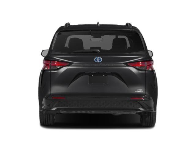 Used 2025 Toyota Sienna XSE image 6