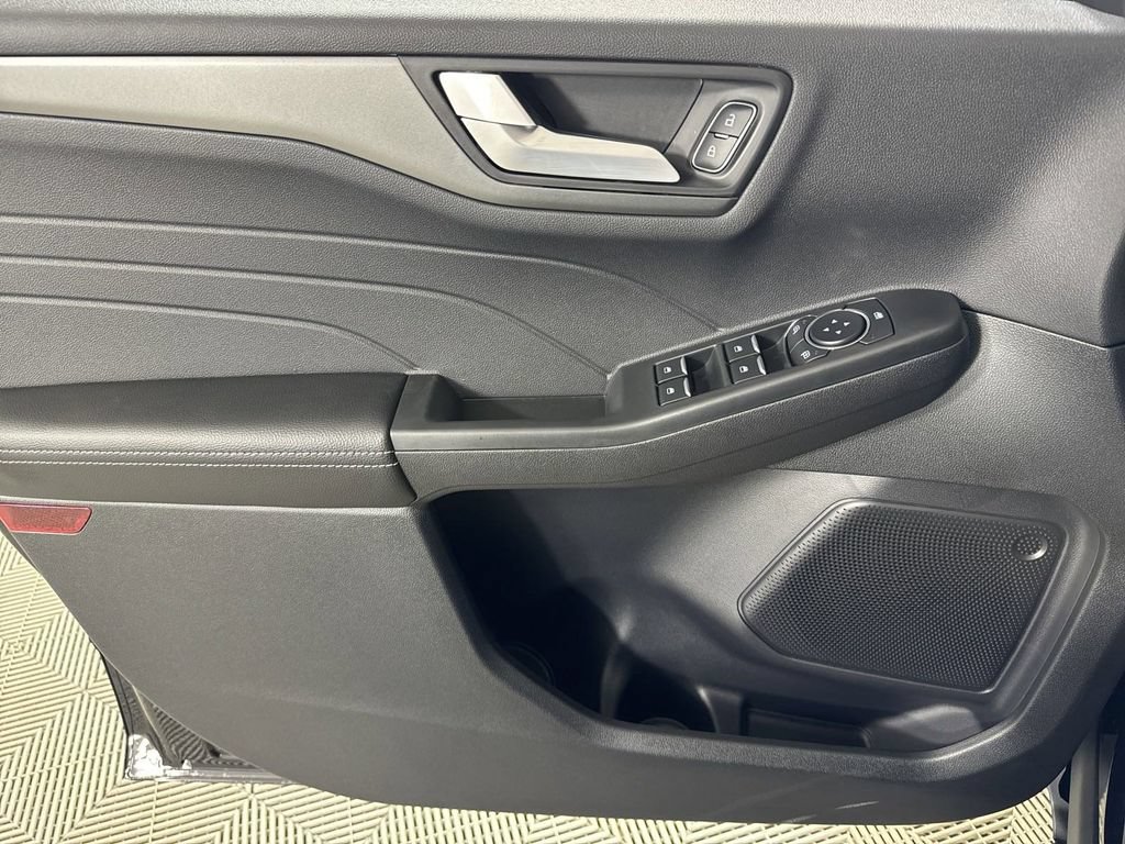 New 2025 Ford Escape SE FWD image 22