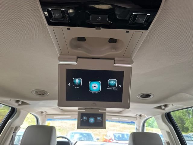 Used 2019 Chevrolet Suburban Premier AWD/4WD image 15