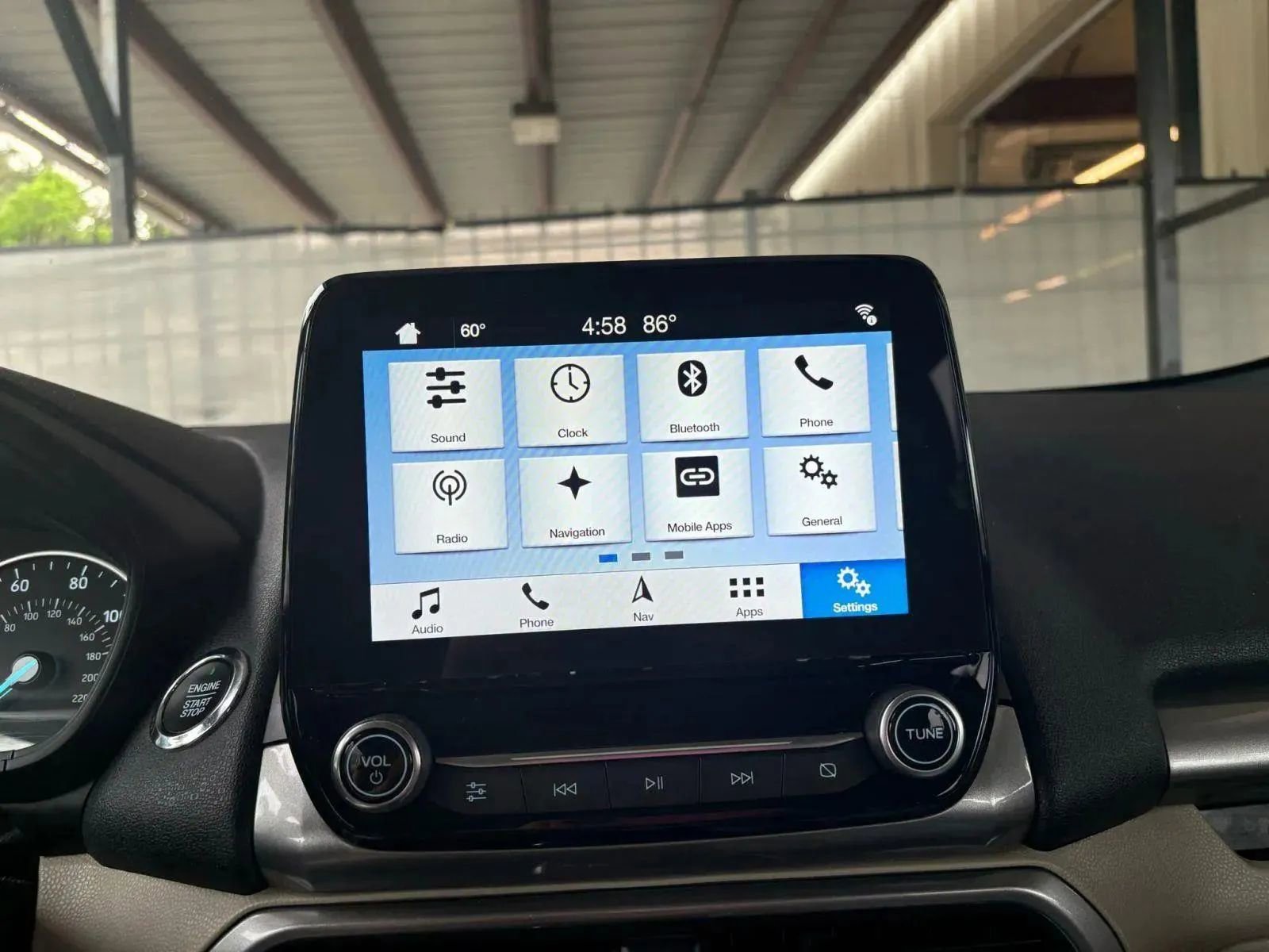 Used 2018 Ford EcoSport SE w/ SE Convenience Package image 24