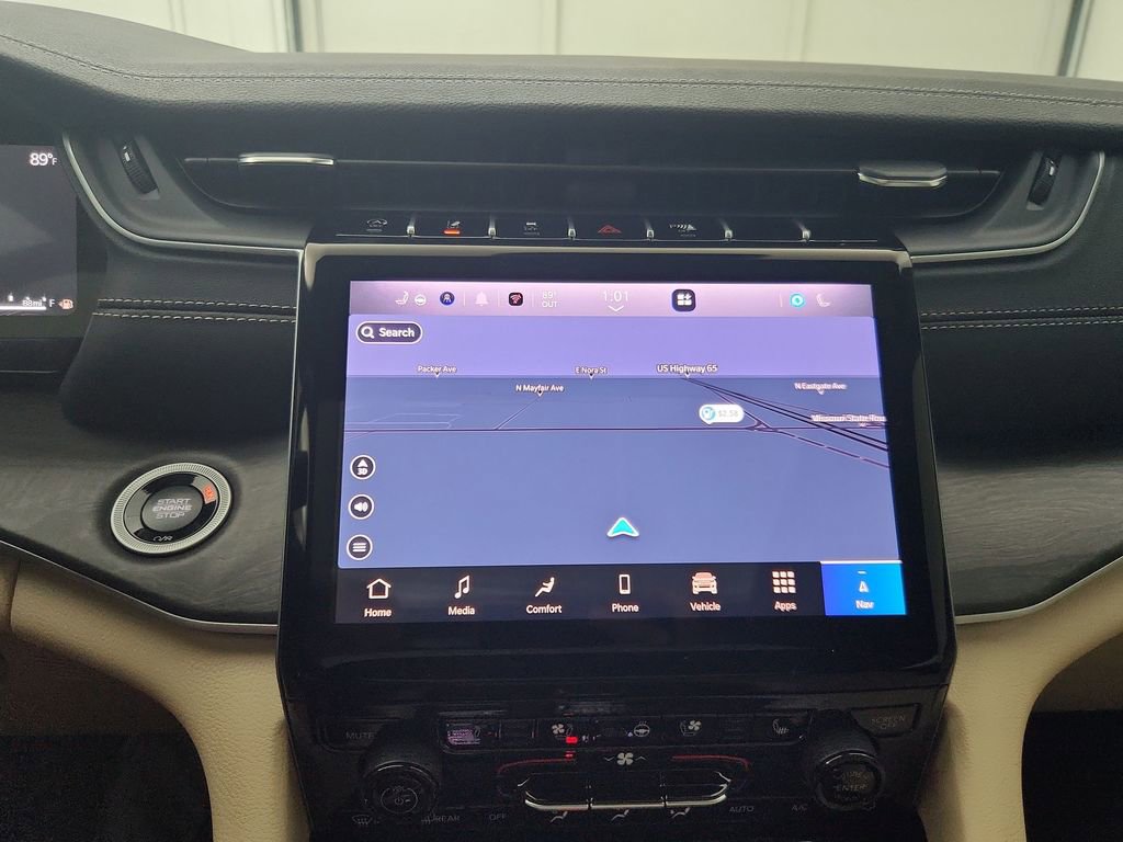 New 2025 Jeep Grand Cherokee L Limited w/ Luxury Tech Group II image 26