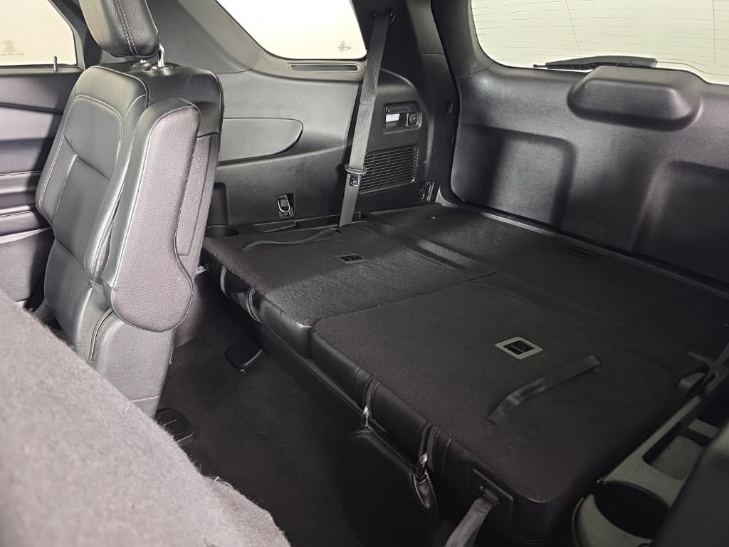 Used 2020 Ford Explorer XLT w/ Equipment Group 202A AWD/4WD image 28