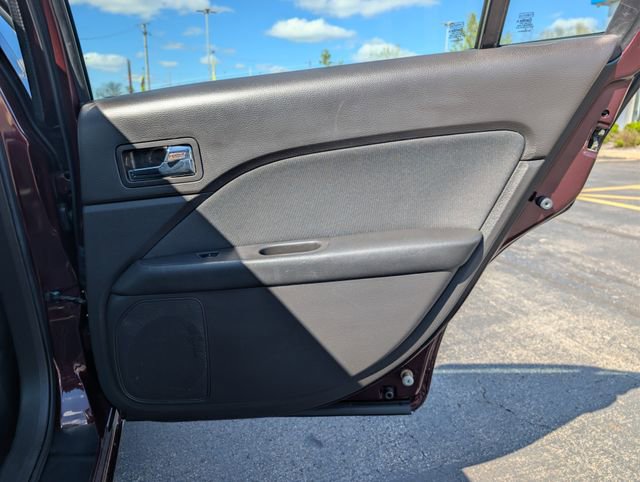 Used 2011 Ford Fusion SE image 18