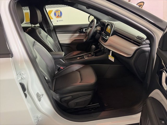 New 2026 Jeep Compass Limited image 18